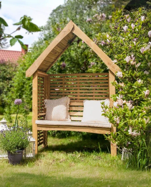 Orio Pergola mit Bank