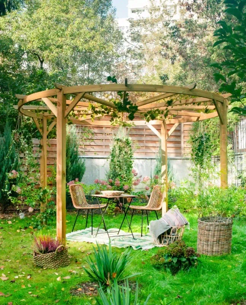 Carousel Wooden Pergola - Long Rafters