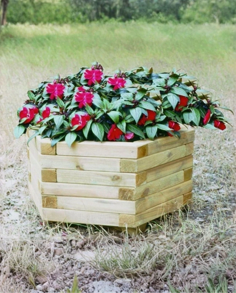 Jardinière massive hexagonale