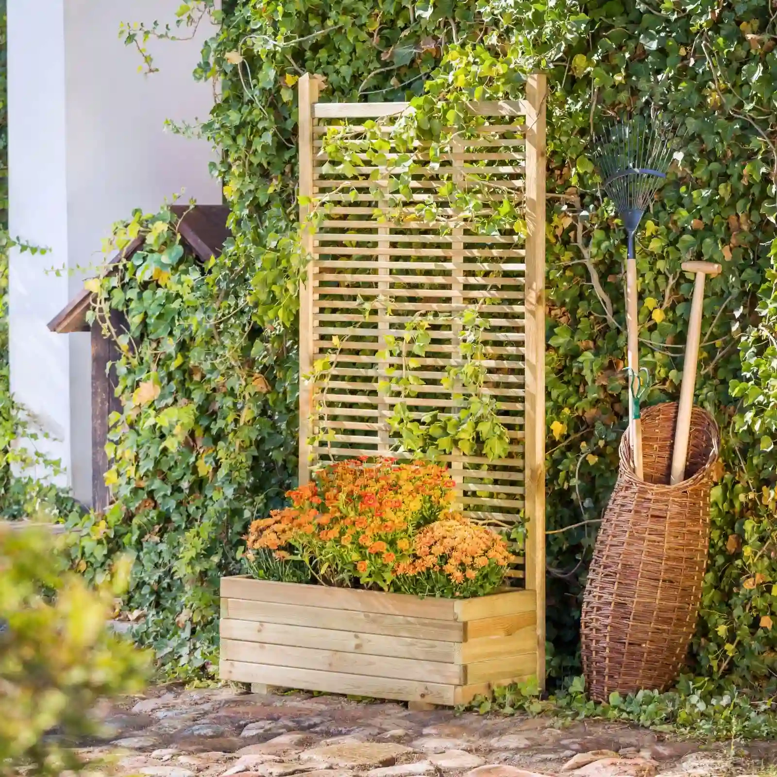Oslo Planter with Trellis