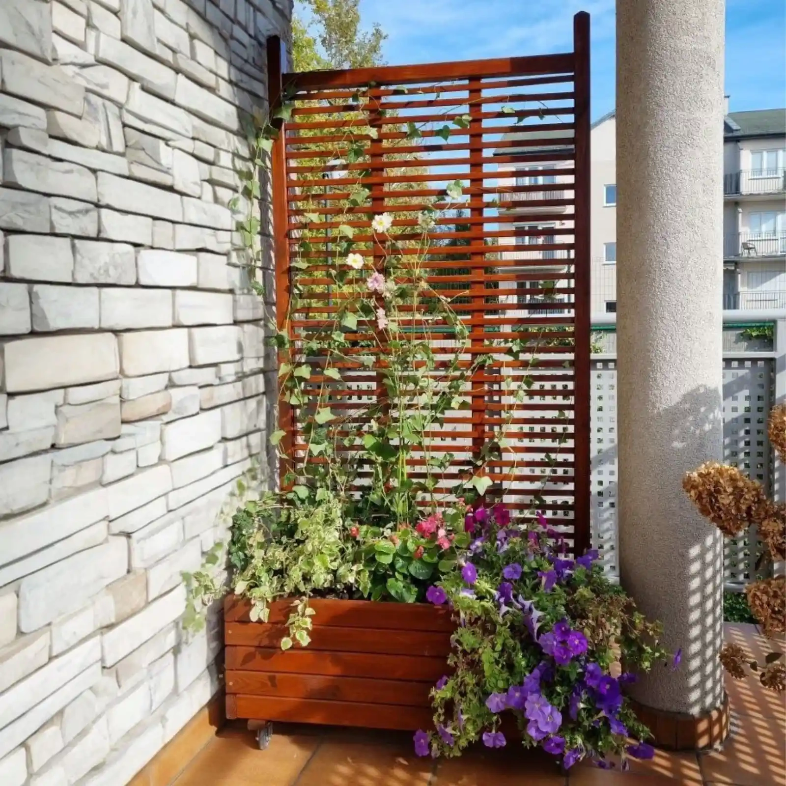 Oslo Planter with Trellis