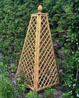 Pequeño obelisco h150 x 50 x 50 cm con bola