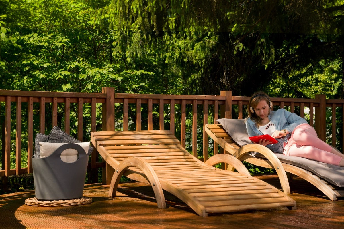 Sabrina Lounger with no mattress