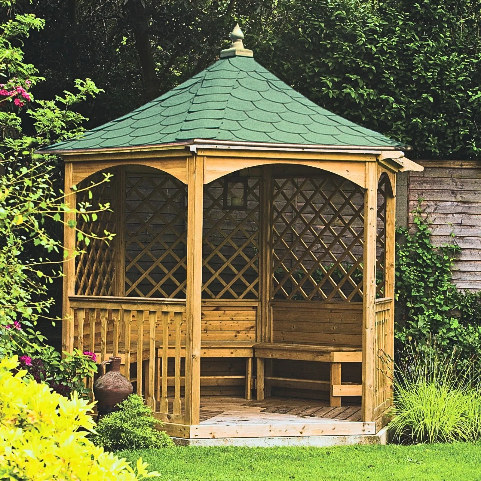 Gazebo Esagonale Winchester con tegole canadesi