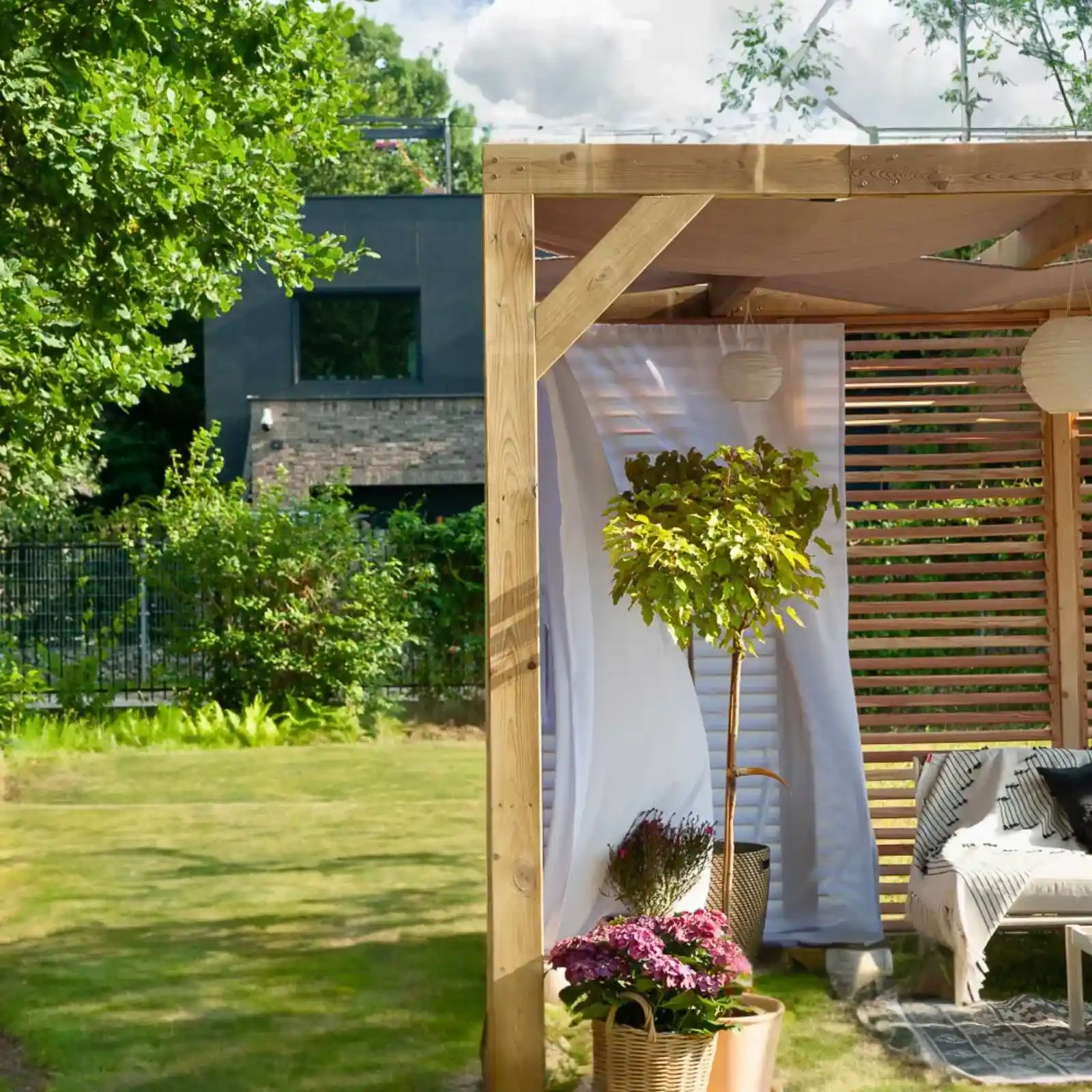 Henley Contemporary Pergola
