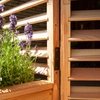 Paravent persienne avec jardinière en mélèze