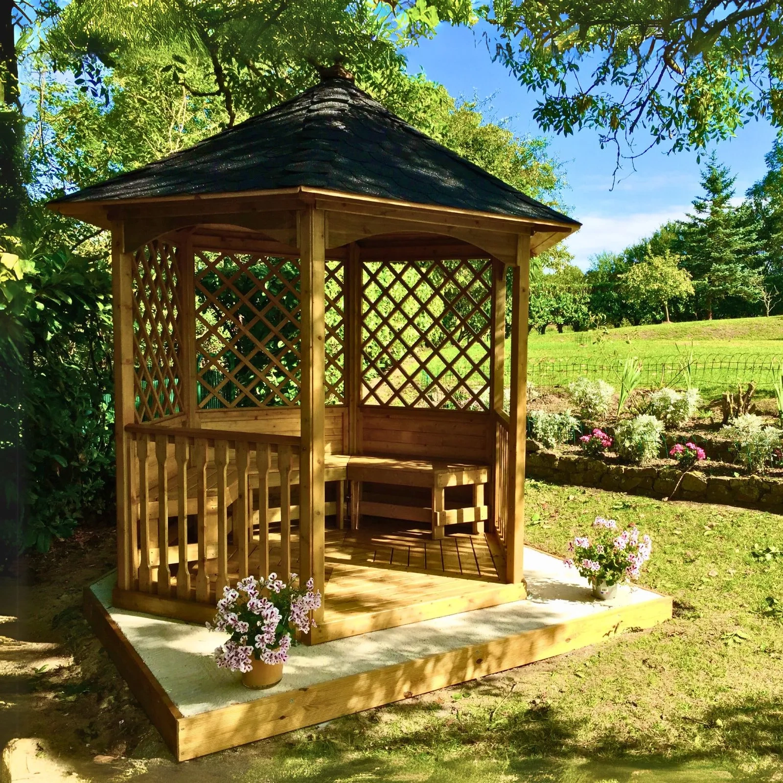 Winchester Tiled Gazebo